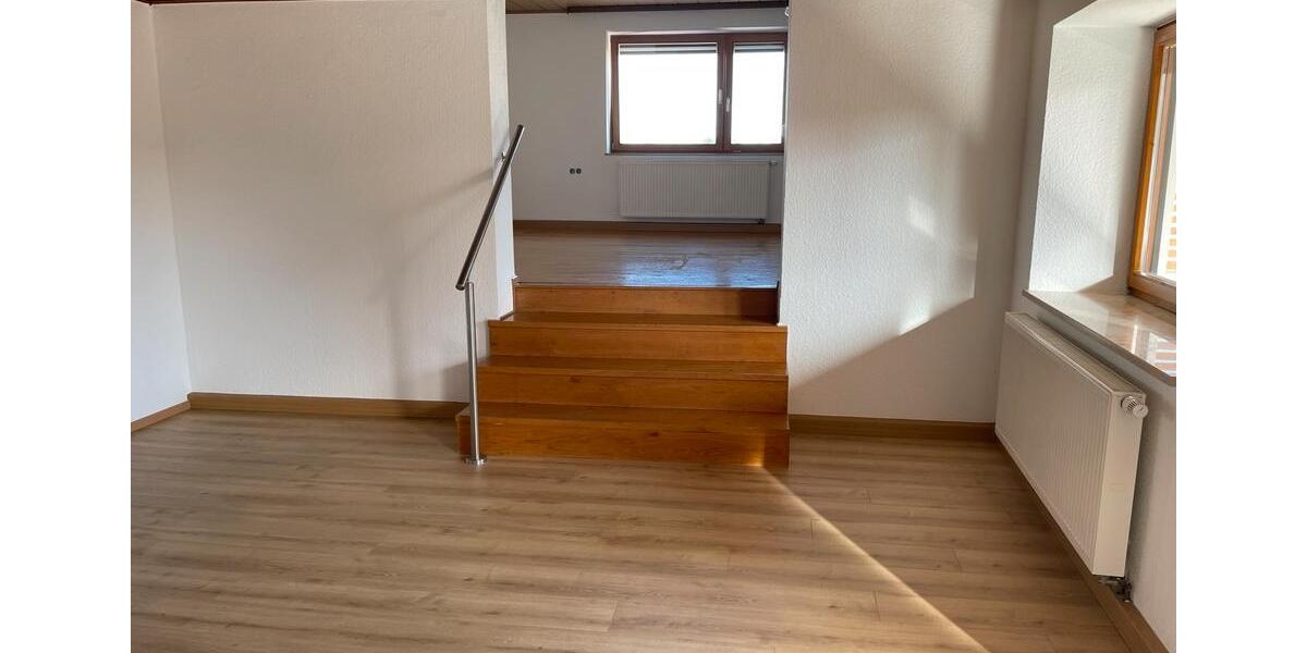 Etagenwohnung Deggendorf - 4 Zimmer, 90 m&sup2;, 720&euro; | Angebot:26247651