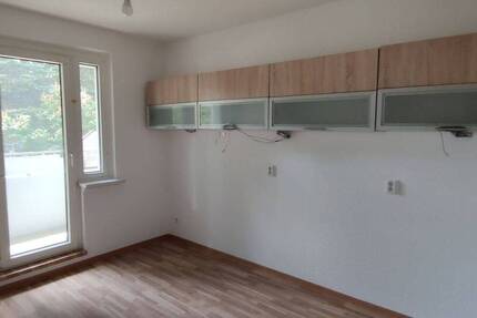 **Hängeschrank sucht Kaffeedose ** 2 zimmer