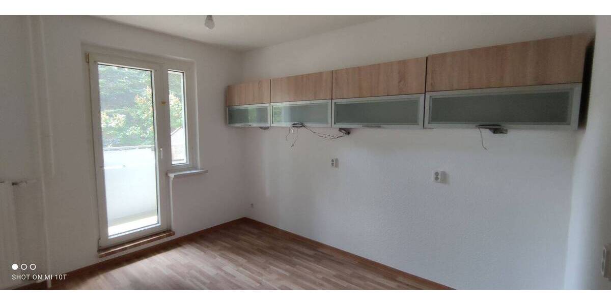 **Hängeschrank sucht Kaffeedose ** 2 zimmer