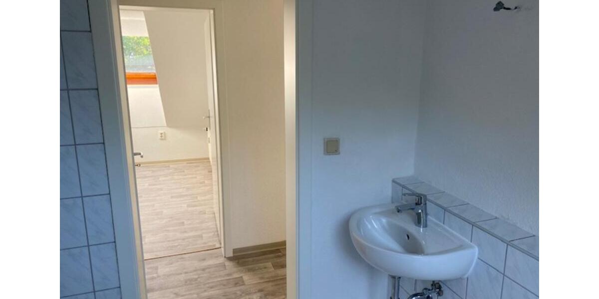 Dachgeschoßwohnung Bad Liebenwerda - 2 Zimmer, 35 m&sup2;, 210&euro; | Angebot:24877594