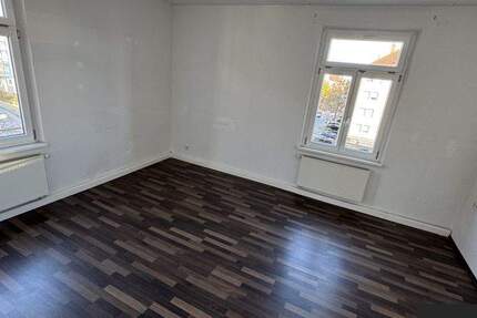 FÜR STADTLIEBHABER - ZENTRALE WOHNUNG - U-BAHN ZU FUSS ERREICHBAR -WG MÖGLICH 3 zimmer