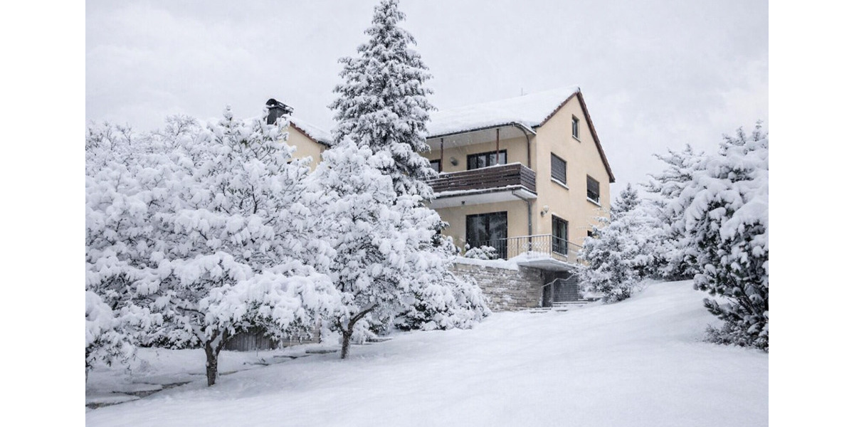 Erdgeschoßwohnung Veitshöchheim - 4 Zimmer, 130 m&sup2;, 1.350&euro; | Angebot:25172855