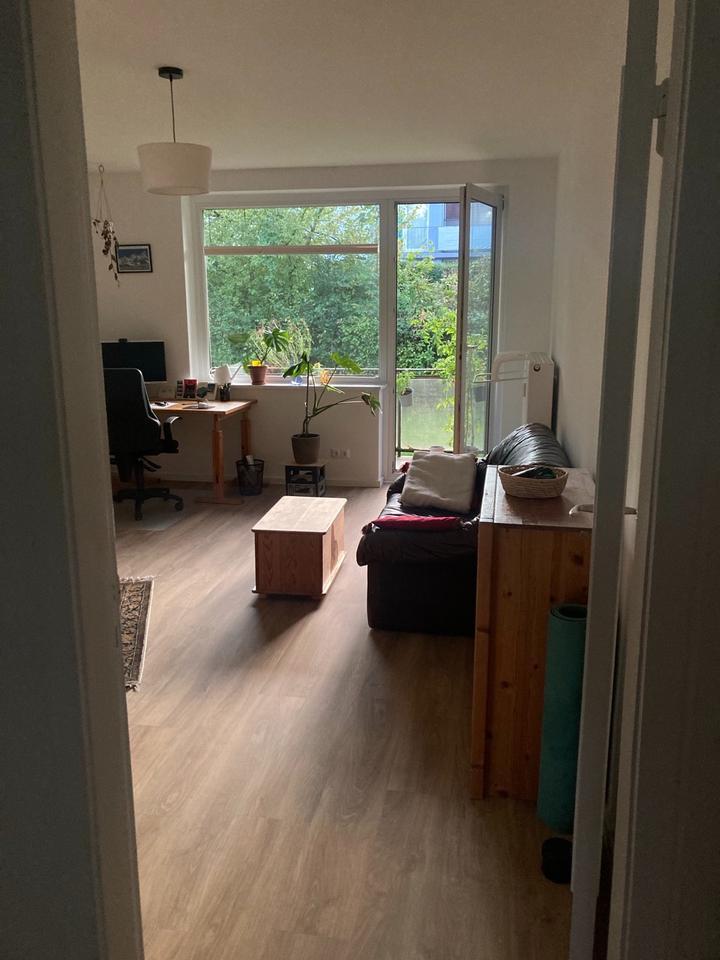 Dez 25 - Jan 26: Helle 1 Zimmer-Wohnung mit Blick ins Grüne zimmer