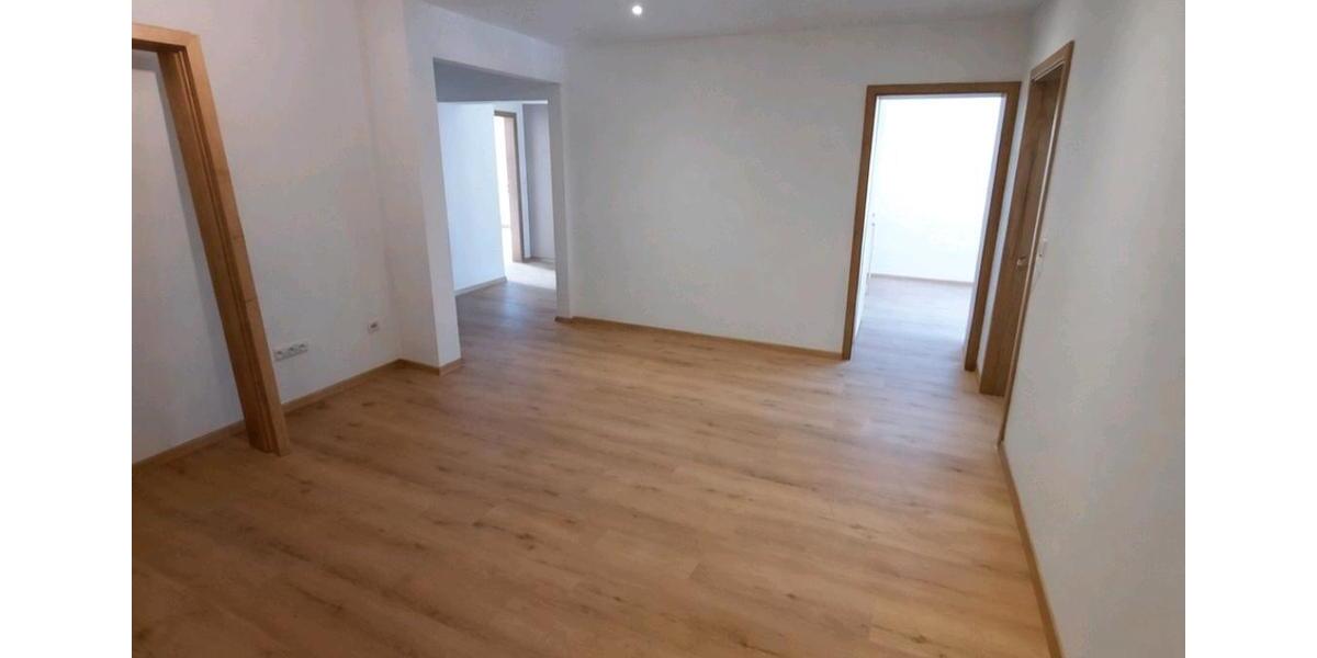 Etagenwohnung Viechtach - 5 Zimmer, 160 m&sup2;, 1.050&euro; | Angebot:26019907