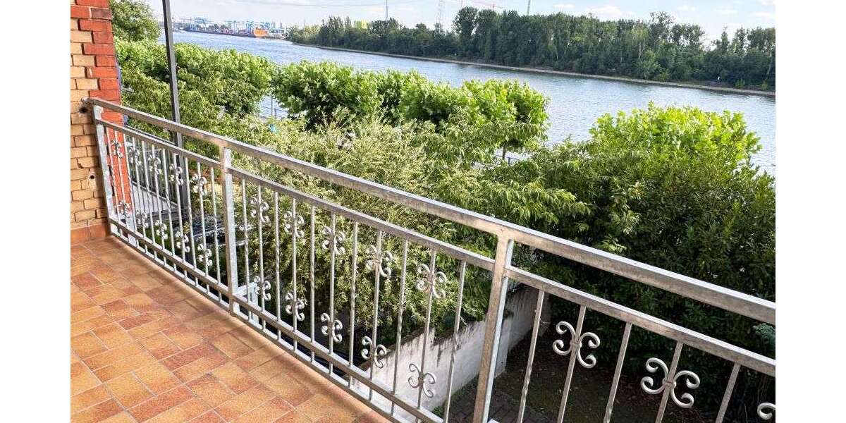 Einfamilienhaus Wiesbaden Biebrich - 11 Zimmer, 300 m&sup2;, 3.770&euro; | Angebot:26589432