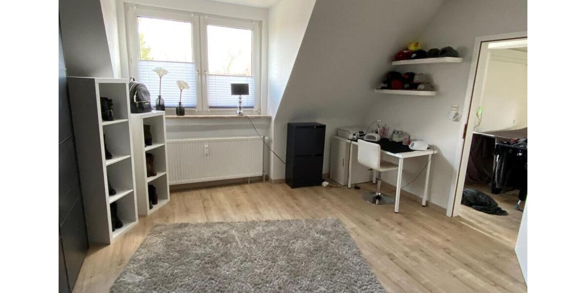 Dachgeschoßwohnung Burg (Dithmarschen) - 3 Zimmer, 102 m&sup2;, 816&euro; | Angebot:25591515