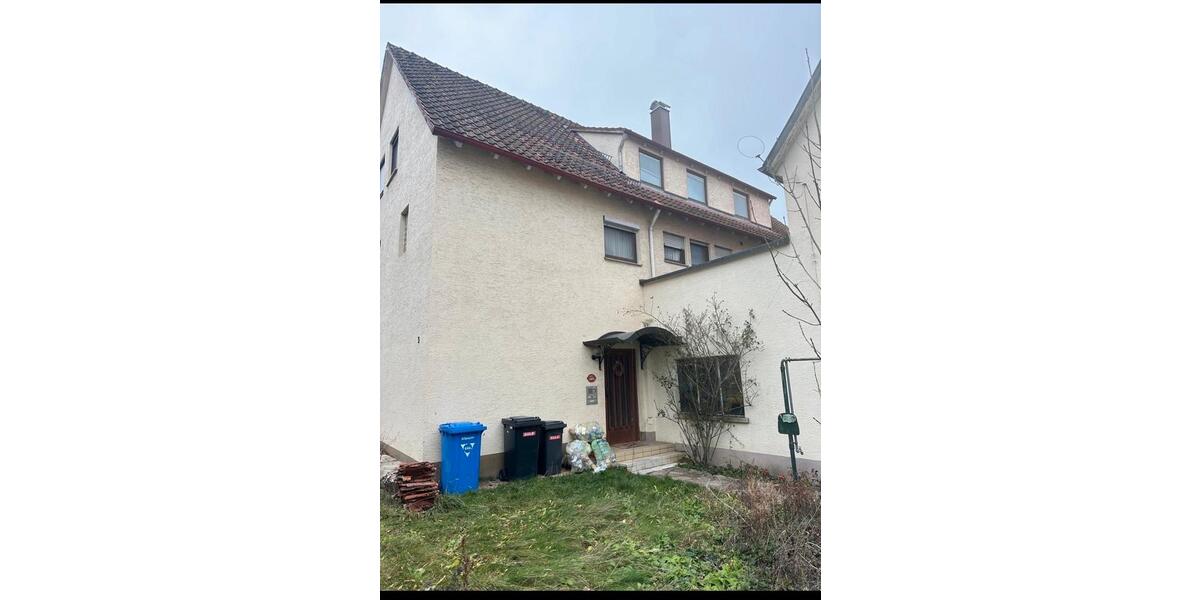 Dachgeschoßwohnung Heubach - 5 Zimmer, 100 m&sup2;, 1.230&euro; | Angebot:24688271