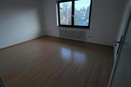 1 Zimmer in großer Wohnung in Ottobrunn ab. 1.2.26 zu vermieten 3 zimmer