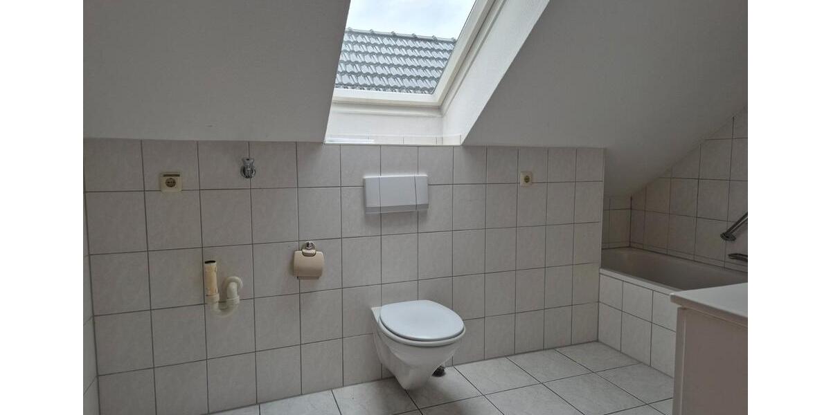 Dachgeschoßwohnung Ebensfeld - 2 Zimmer, 45 m&sup2;, 350&euro; | Angebot:26253181