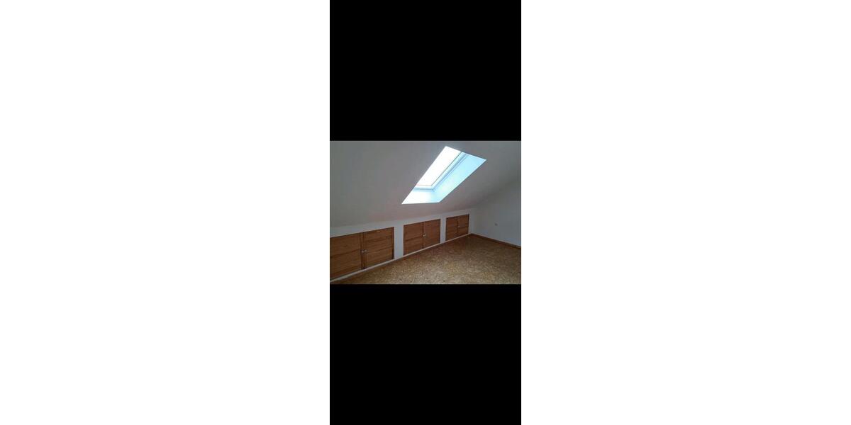 Dachgeschoßwohnung Lützow - 4 Zimmer, 78 m&sup2;, 850&euro; | Angebot:22418637