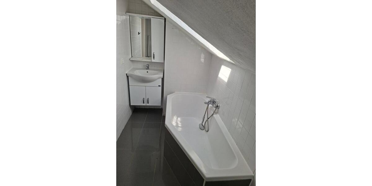 Dachgeschoßwohnung Westerheim - 2.5 Zimmer, 80 m&sup2;, 950&euro; | Angebot:26507643