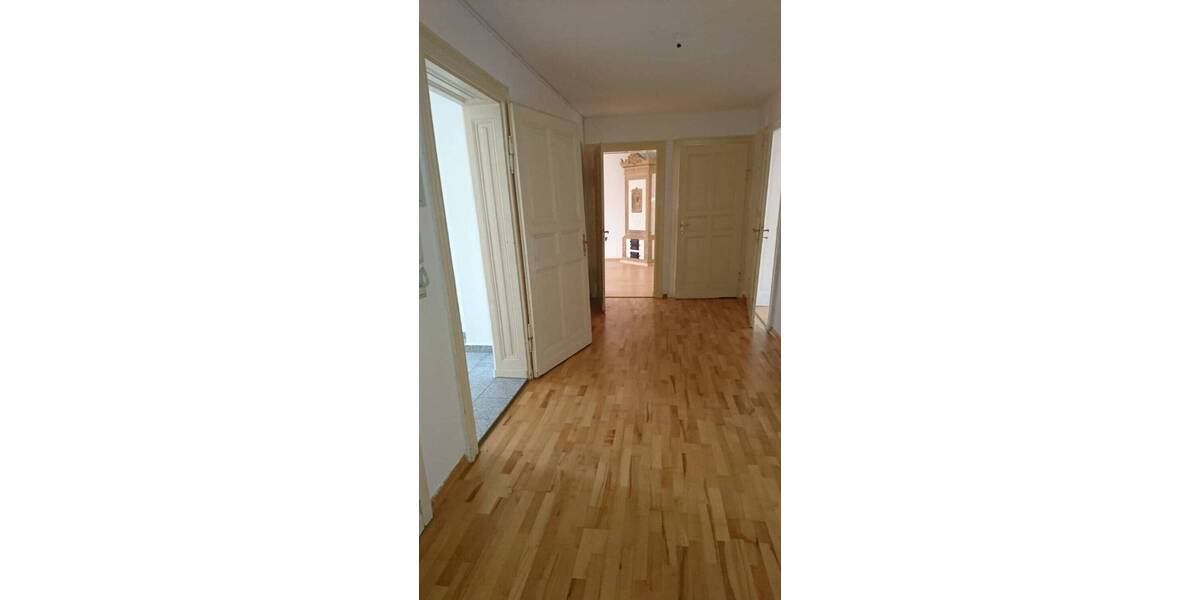 Etagenwohnung Görlitz Innenstadt - 4 Zimmer, 132 m&sup2;, 600&euro; | Angebot:26026389