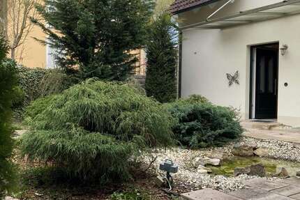 Haus Bad Abbach - 8 Zimmer, 235 m&sup2;, 2.580&euro; | Angebot:26100400