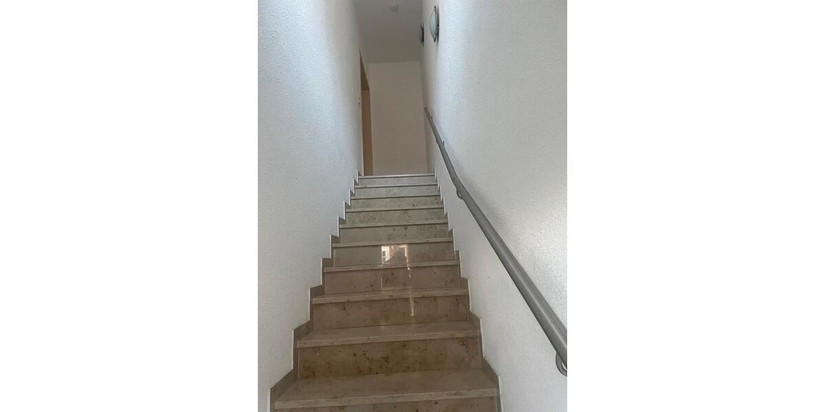 Etagenwohnung Lehrte - 4 Zimmer, 95 m&sup2;, 1.100&euro; | Angebot:24652111