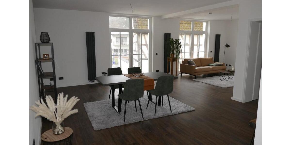 einmalige Terrassenwohnung mit Einbauküche ab 1.4.2026 2.5 zimmer