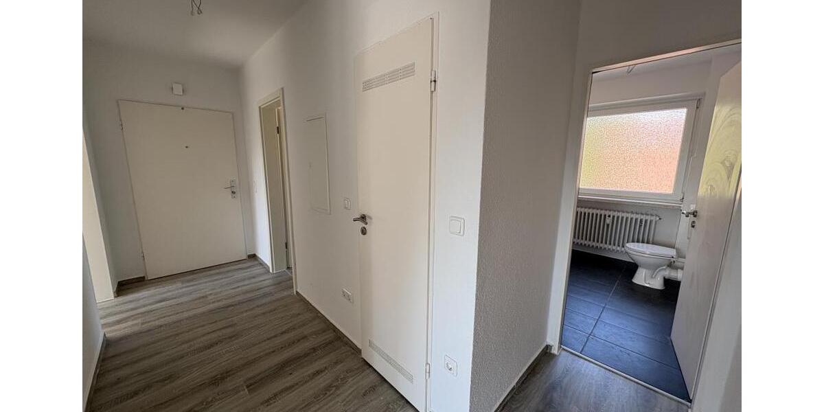Etagenwohnung Bremerhaven Schiffdorferdamm - 3 Zimmer, 76 m&sup2;, 589&euro; | Angebot:26677135