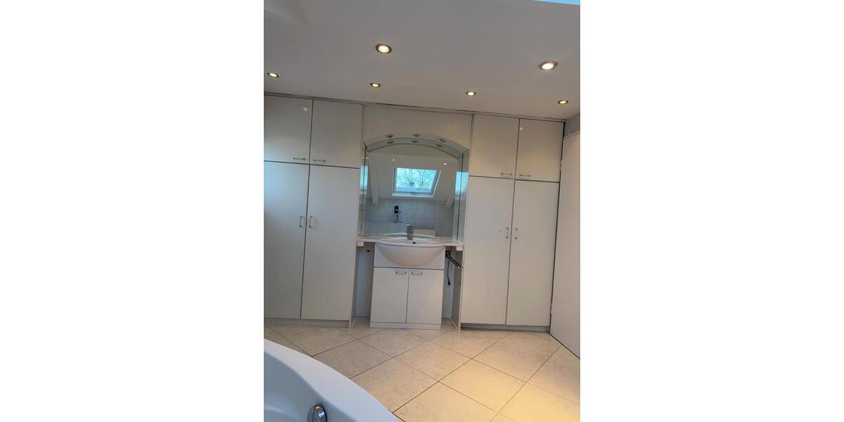 3-Zimmer-Dachgeschosswohnung in Murnau – renoviert 3 zimmer