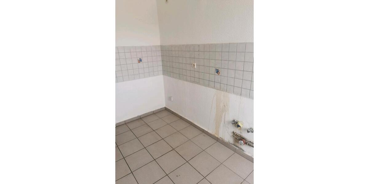 Biete 2 Raum Dachgeschosswohnung an 2 zimmer