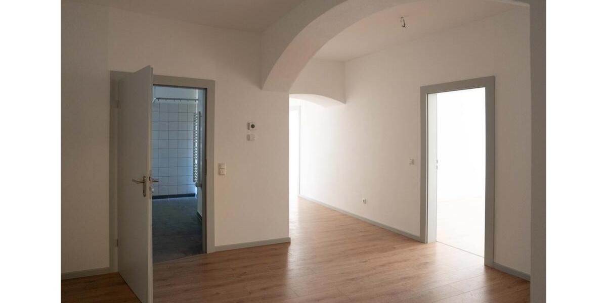 Erdgeschoßwohnung Deggendorf - 3 Zimmer, 122 m&sup2;, 1.099&euro; | Angebot:26618015