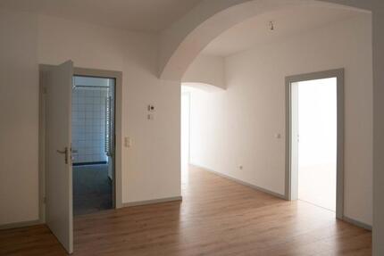 Wohnung Deggendorf - 3 Zimmer, 122 m&sup2;, 1.099&euro; | Angebot:26618015