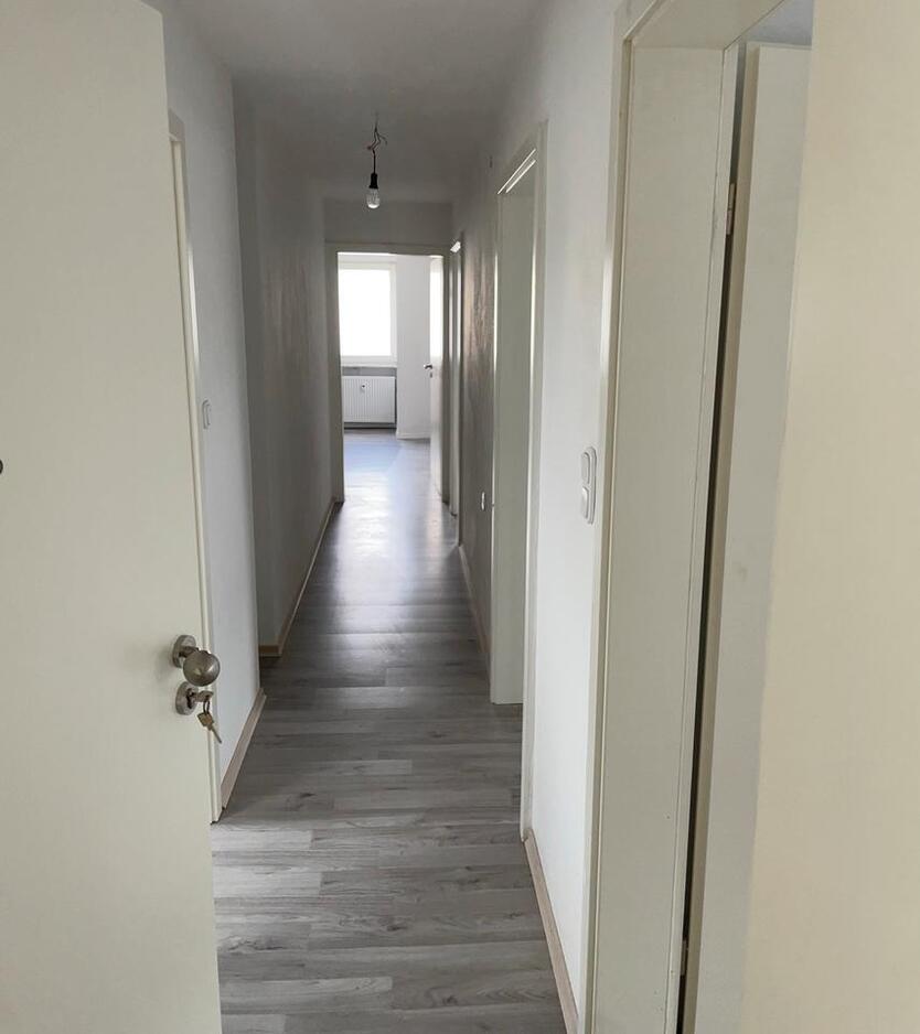 Moderne helle vier Zimmer, Dachgeschoßwohnung