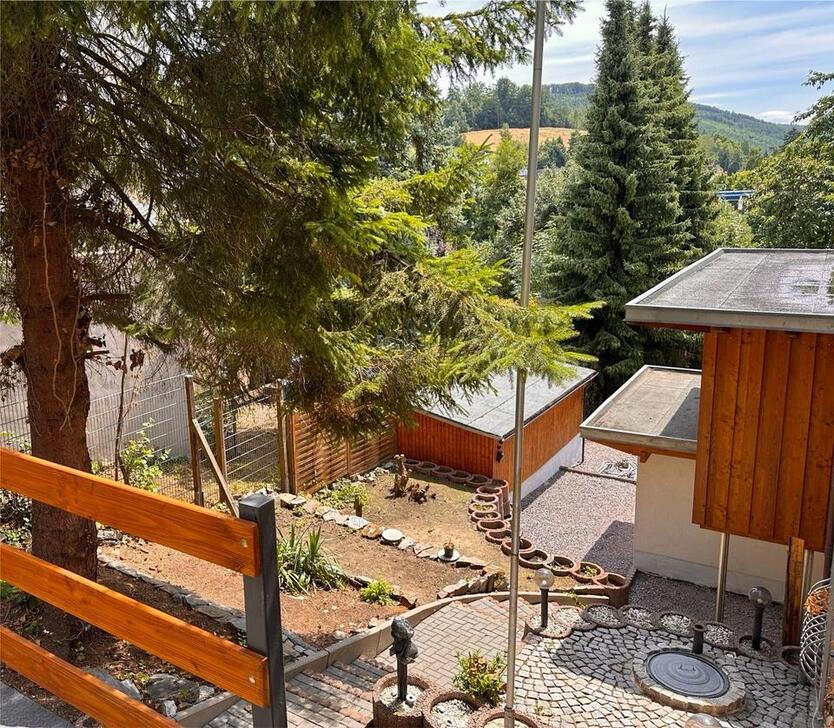 Frisch kernsaniertes Haus mit großem Garten in Hemer
