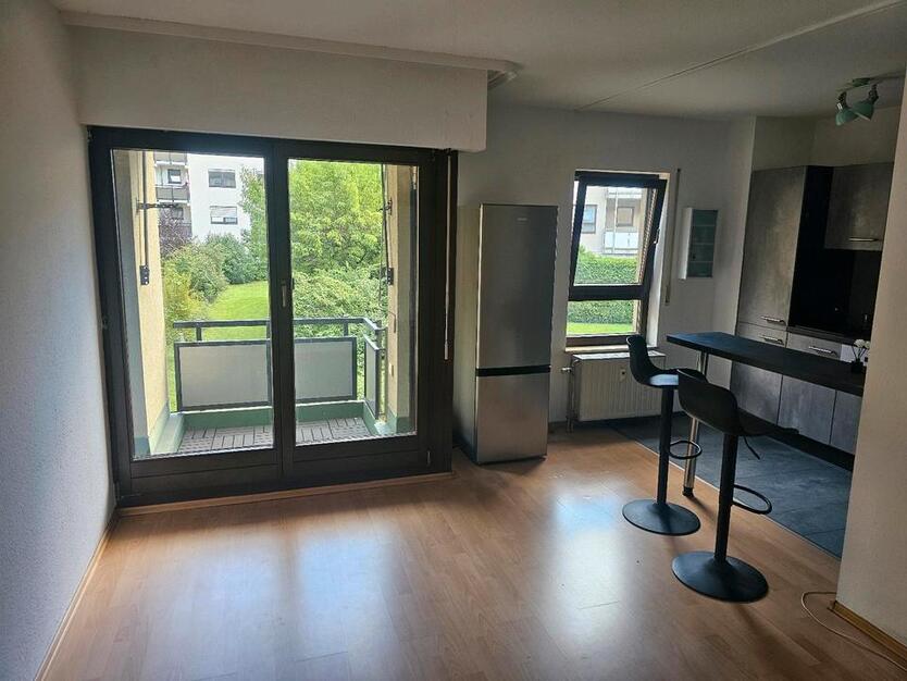 Stilvolle 2-Zimmer-Wohnung mit Balkon und Einbauküche