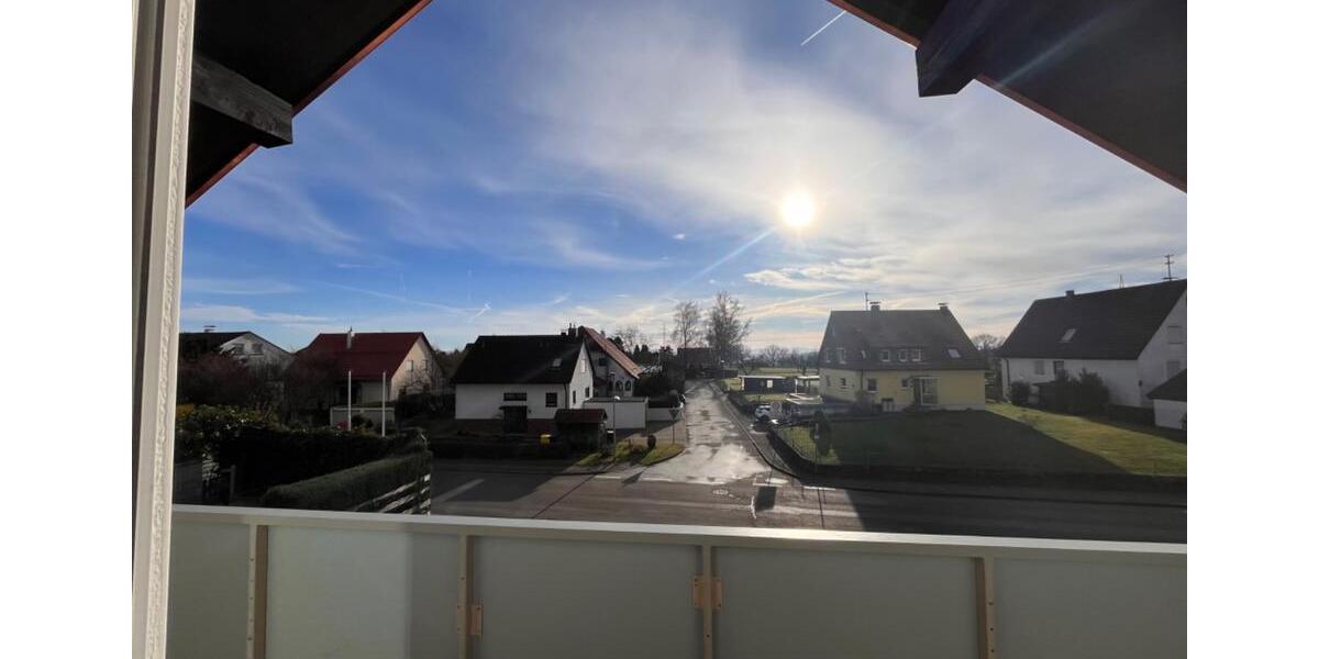 Helle 3-Zimmer DG Wohnung mit Südbalkon - 68 Quadratmeter 3 zimmer