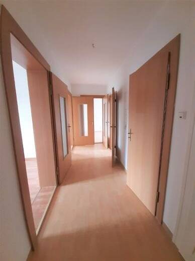 Etagenwohnung Löbau - 3 Zimmer, 67 m&sup2;, 454&euro; | Angebot:26641658