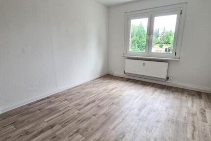 ***500 € - Gutschein zum Einzug geschenkt*** 4-Zimmer-Wohnung im 2. Obergeschoss zu vermieten
