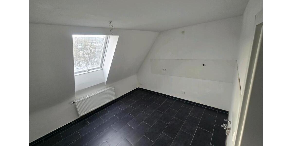 Dachgeschoßwohnung Siegen Dillnhütten - 1 Zimmer, 53 m&sup2;, 498&euro; | Angebot:26527981