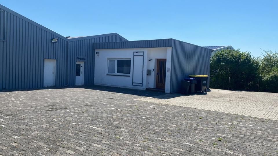 Lagerhalle mit Büroräumen zimmer