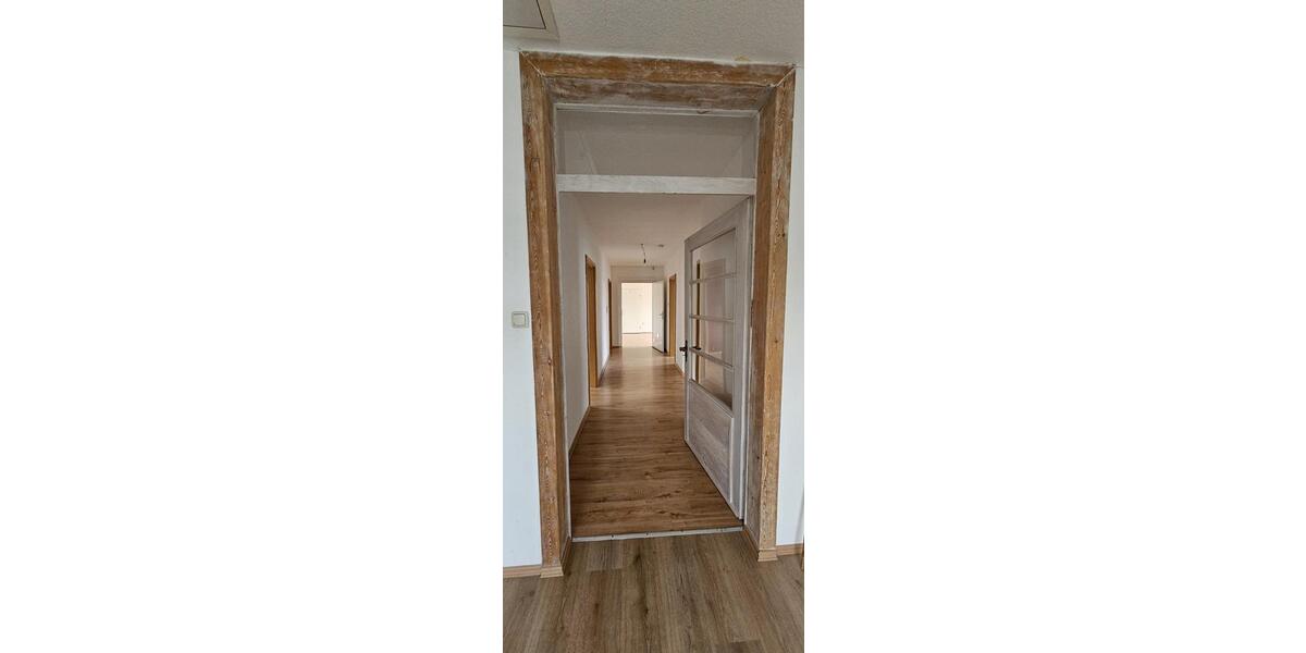 Dachgeschoßwohnung Hille - 6 Zimmer, 155 m&sup2;, 1.100&euro; | Angebot:24787035
