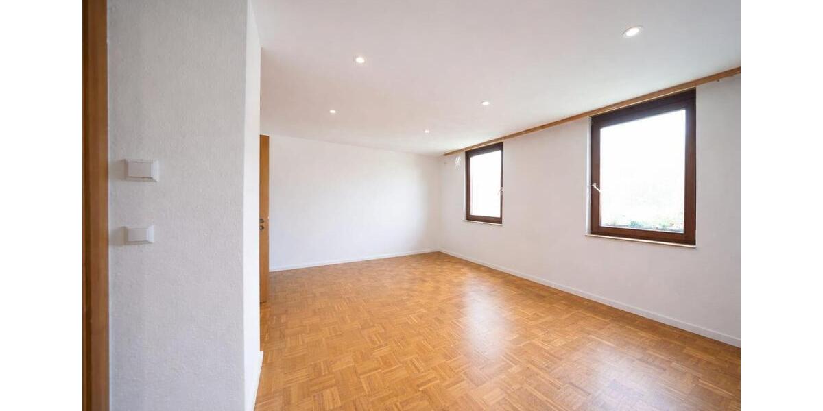 Dachgeschoßwohnung Ostfildern - 4 Zimmer, 98 m&sup2;, 1.730&euro; | Angebot:24830901