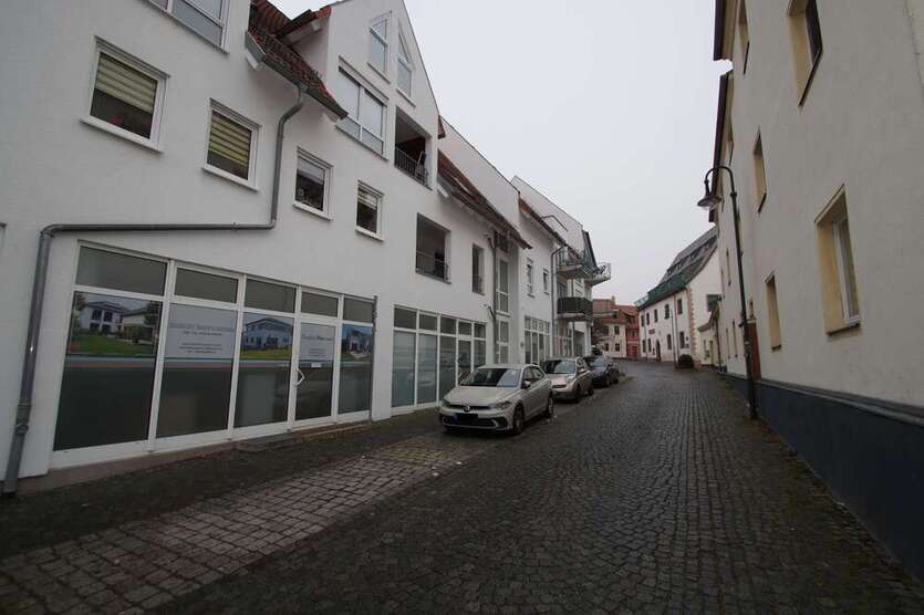 Teilbar ab 43m²: Hochwertiger 180m²-Laden mit Einbauküche im Tauchaer Zentrum!