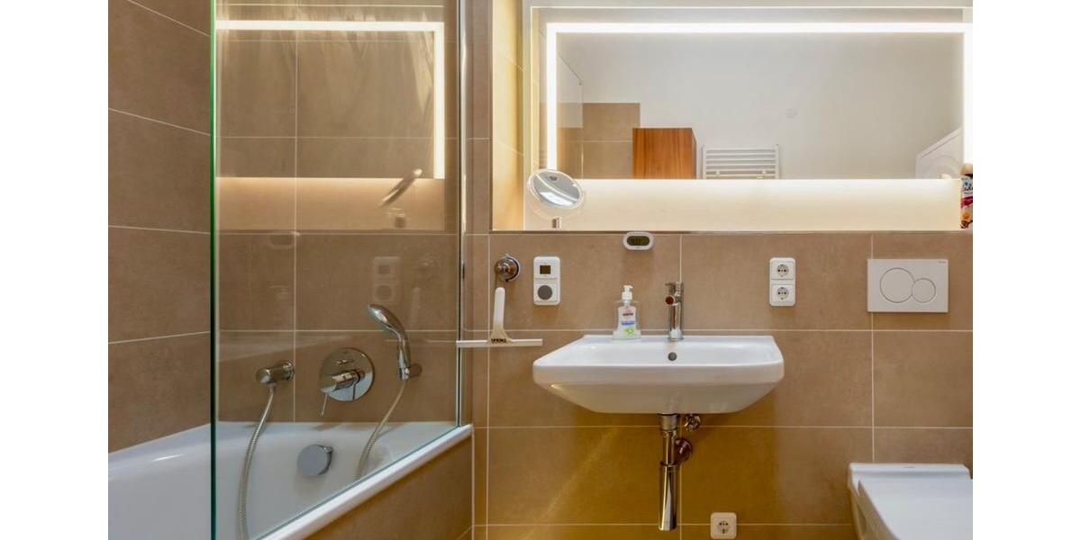 Dachgeschoßwohnung Rostock - 2 Zimmer, 60 m&sup2;, 1.850&euro; | Angebot:23509425