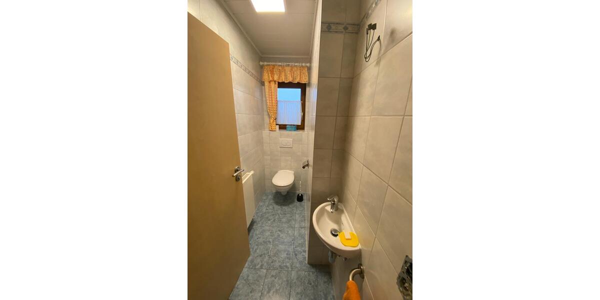 Dachgeschoßwohnung Burgheim - 4 Zimmer, 115 m&sup2;, 1.350&euro; | Angebot:23804526