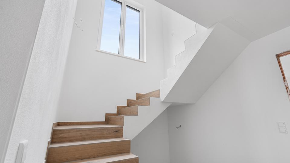 Reihenhaus Ingolstadt - 4.5 Zimmer, 134 m&sup2;, 1.900&euro; | Angebot:25367088