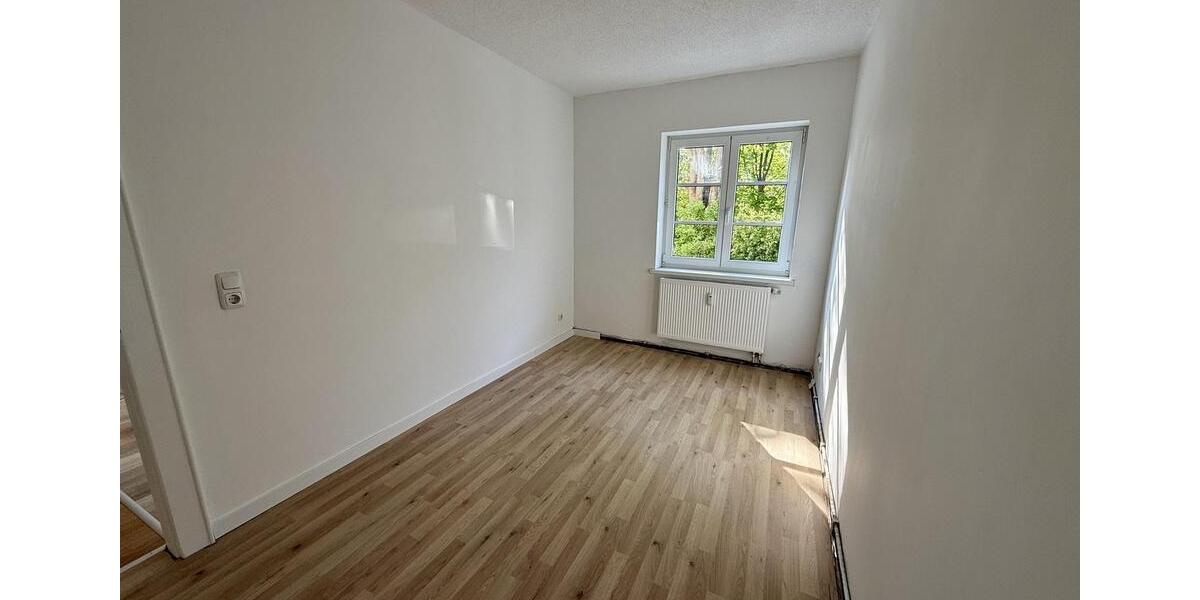 Erdgeschoßwohnung Plauen Alt Chrieschwitz - 3 Zimmer, 64 m&sup2;, 360&euro; | Angebot:26518940