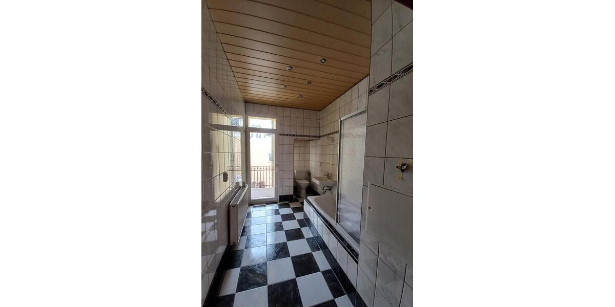 Etagenwohnung Altenburg - 3 Zimmer, 88 m&sup2;, 525&euro; | Angebot:25120870