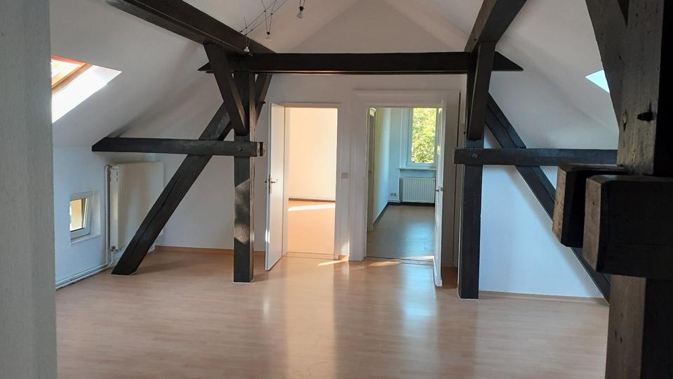 Dachgeschoßwohnung Genthin - 3 Zimmer, 92 m&sup2;, 600&euro; | Angebot:25172805