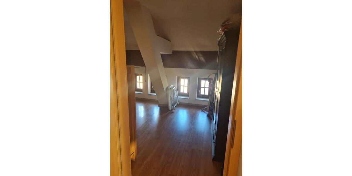 Dachgeschoßwohnung Altenburg - 3.5 Zimmer, 127 m&sup2;, 762&euro; | Angebot:25999853