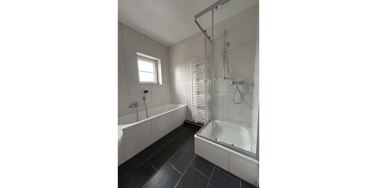 Etagenwohnung Glauchau - 4 Zimmer, 97 m&sup2;, 730&euro; | Angebot:27002961