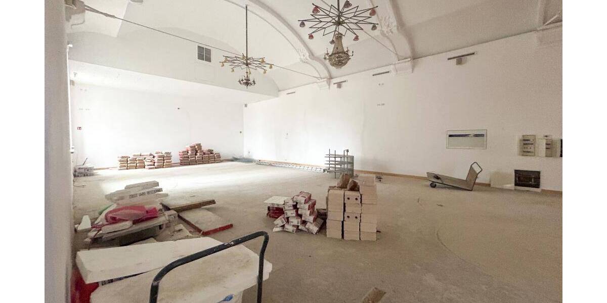 Sanierte Gastronomie und Gewerbefläche im Herzen von Solingen-Wald zimmer