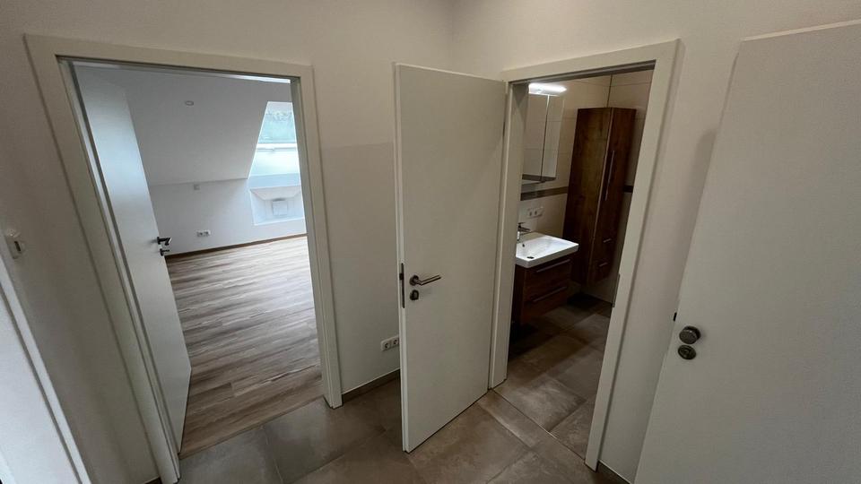 Dachgeschoßwohnung Ruderting - 2 Zimmer, 69 m&sup2;, 690&euro; | Angebot:26660082