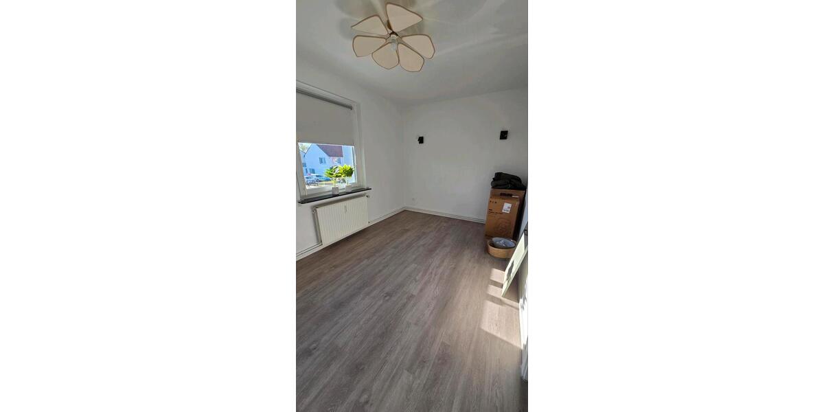 Etagenwohnung Geestland - 5 Zimmer, 116 m&sup2;, 1.200&euro; | Angebot:26415980