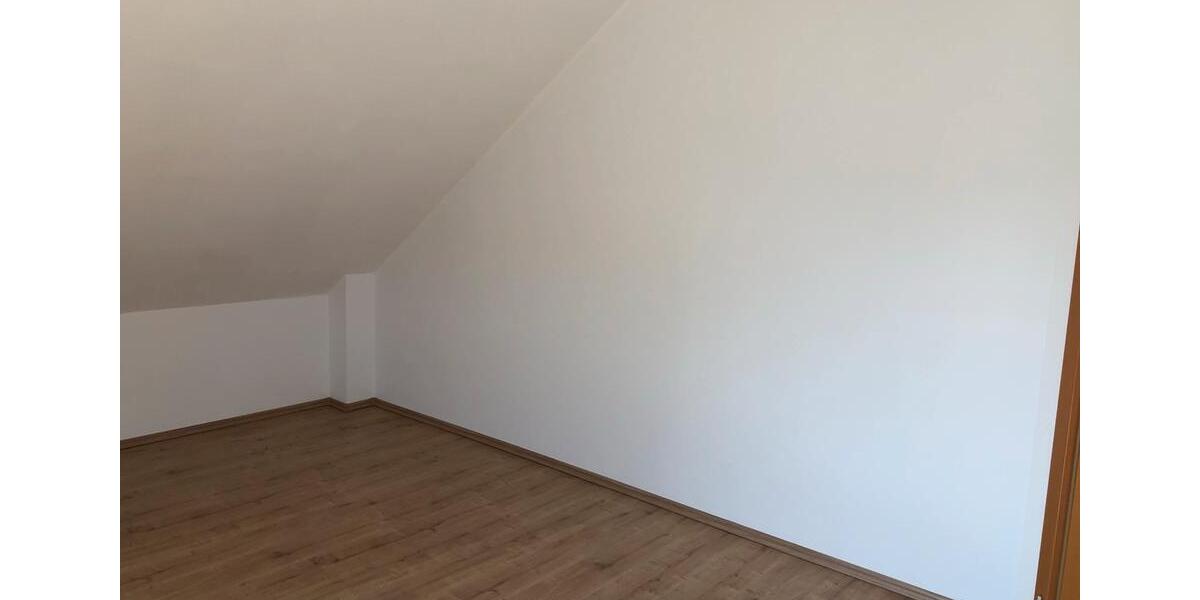 Dachgeschoßwohnung Bad Krozingen - 3 Zimmer, 75 m&sup2;, 1.075&euro; | Angebot:26569611