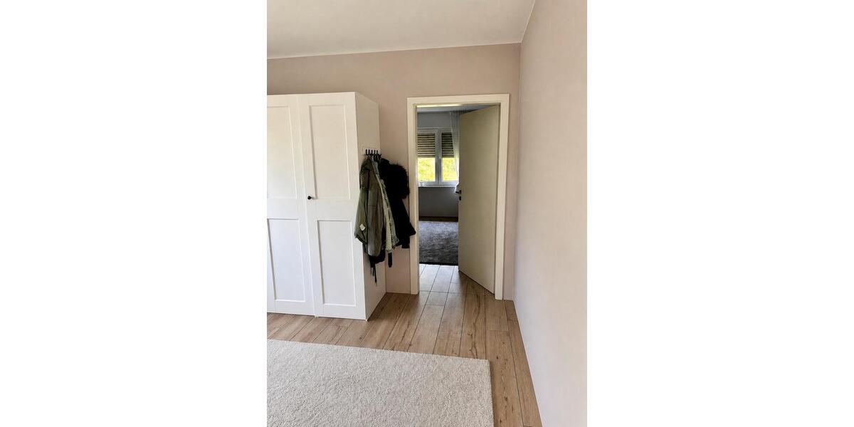 Dachgeschoßwohnung Uplengen - 5 Zimmer, 145 m&sup2;, 1.150&euro; | Angebot:26640652