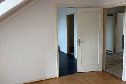 3 Zimmer Wohnung DG 57qm WG geeignet zimmer