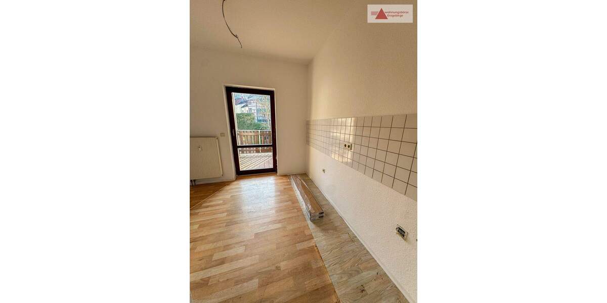 Etagenwohnung Aue Aue - 3 Zimmer, 66 m&sup2;, 380&euro; | Angebot:25914892